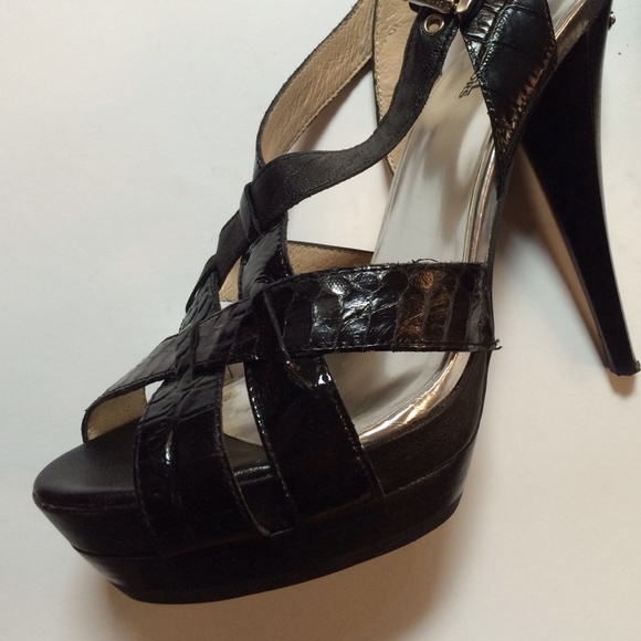 Michael by Michael Kors 'Niki' Cross Strap Sandal - Picture 4 of 4